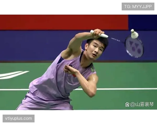 李诗沣机场照像个富二代,手里那包比我房租还... 李诗沣机场照像个富二代,手里那包比我房租还...